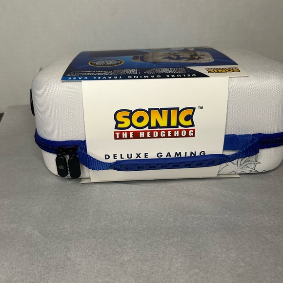 Sonic the Hedgehog Gaming Travel Case - Blue, Black, and White - Picture 5 of 11